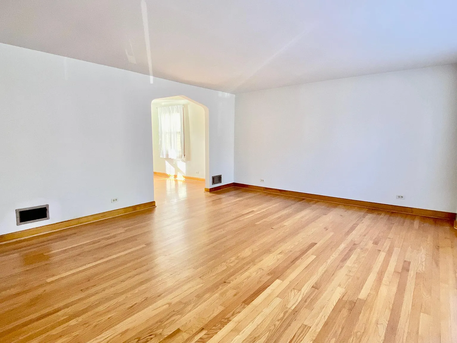 1626 Maple Ave — Photo 4