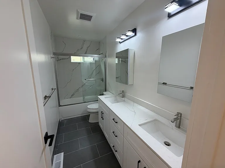 1826 Parker St — Photo 17