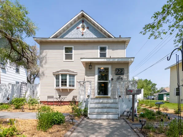 223 6th St NE, Valley City, ND 58072