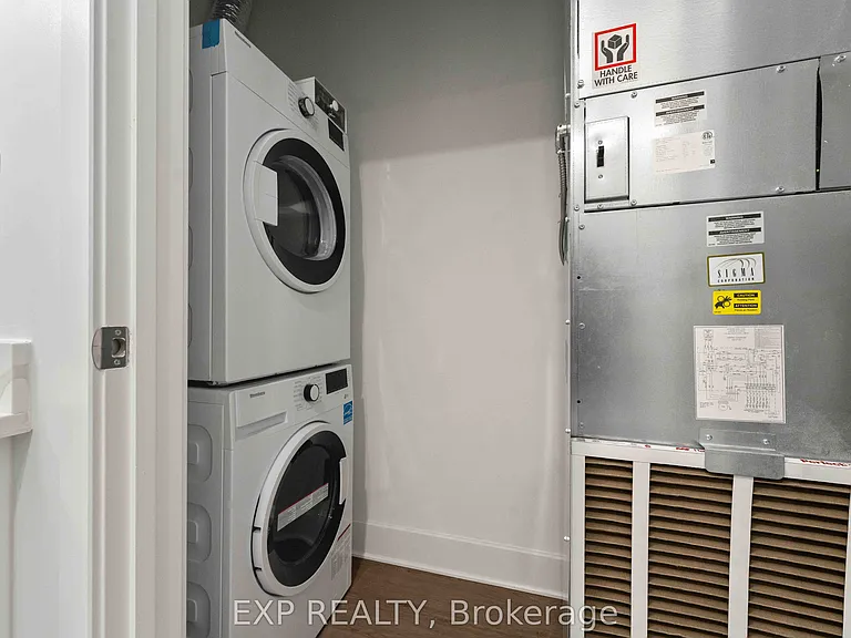 180 George St #2607 — Photo 40