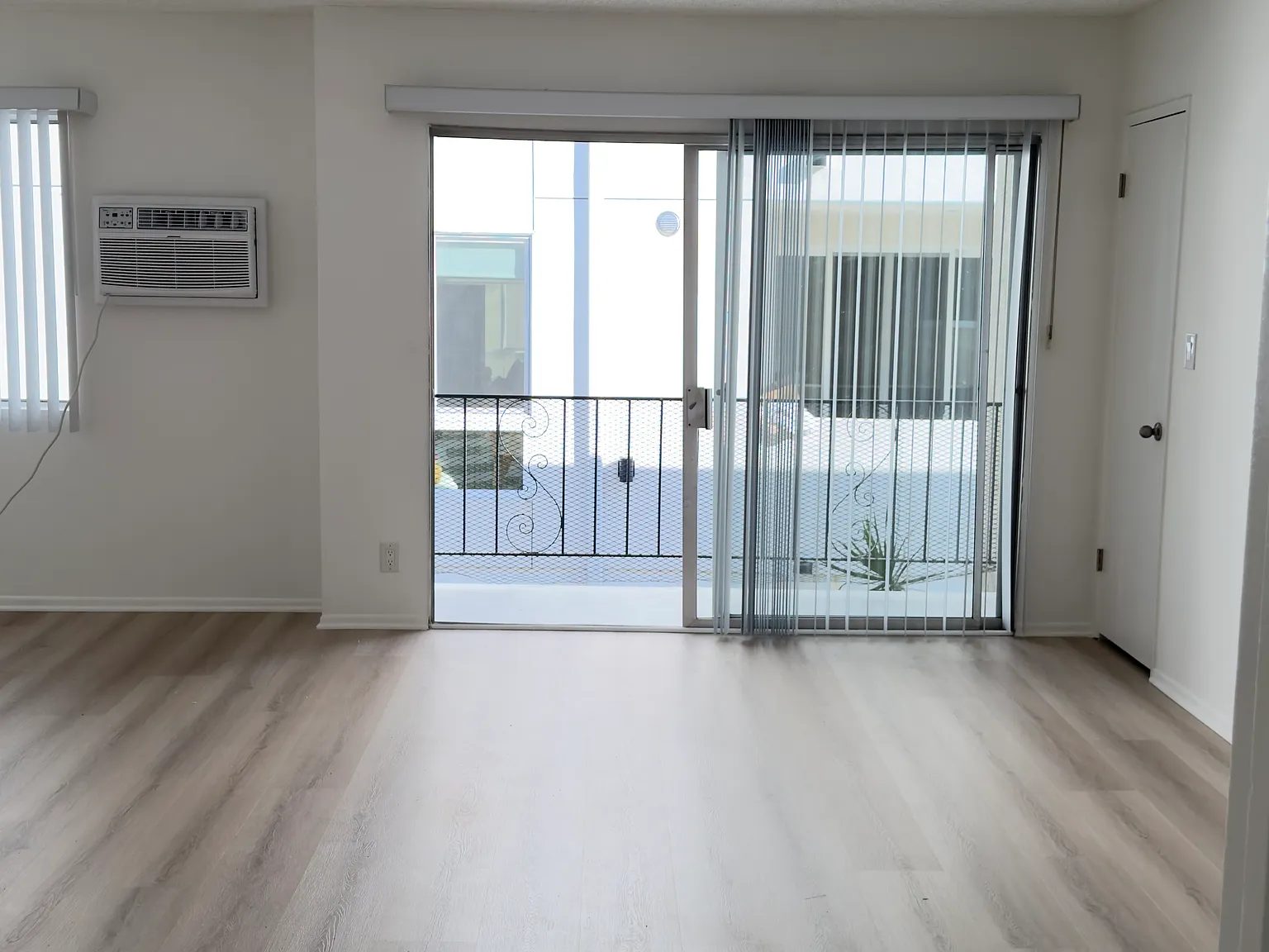1 bed, $2,295 — Photo 2