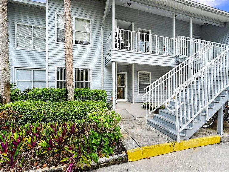 1933 Courtyard Way #D-103 — Photo 24