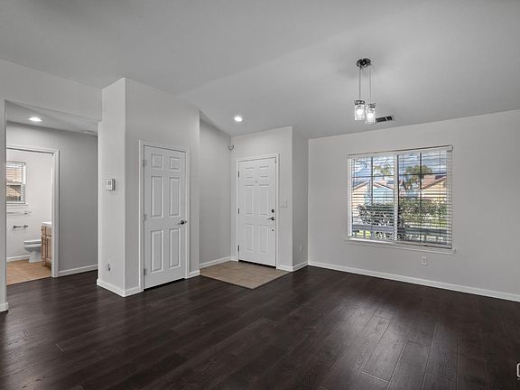 5th image of 12325 Lavina Ave