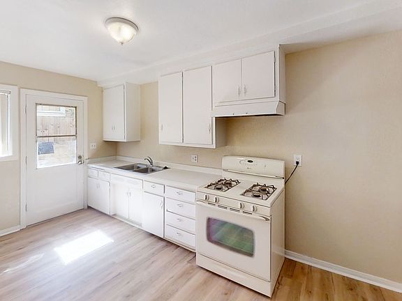 4th image of 34966 Beech Ave APT C