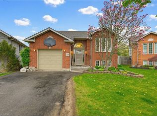 29 Strong Ct, Brantford, ON N3R7Y4
