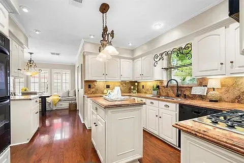 3615 Fairvalley Dr — Photo 11