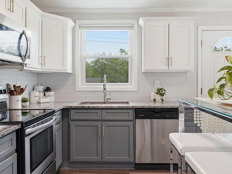3223 Panorama Dr — Photo 7
