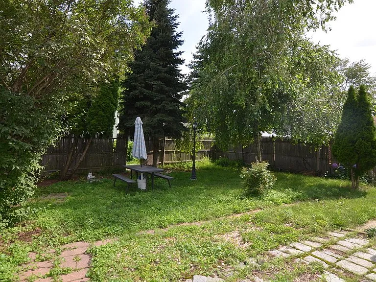 12 Wentworth St #1 — Photo 11