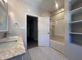 1407 W Kenneth Rd APT B, Glendale, CA 91201