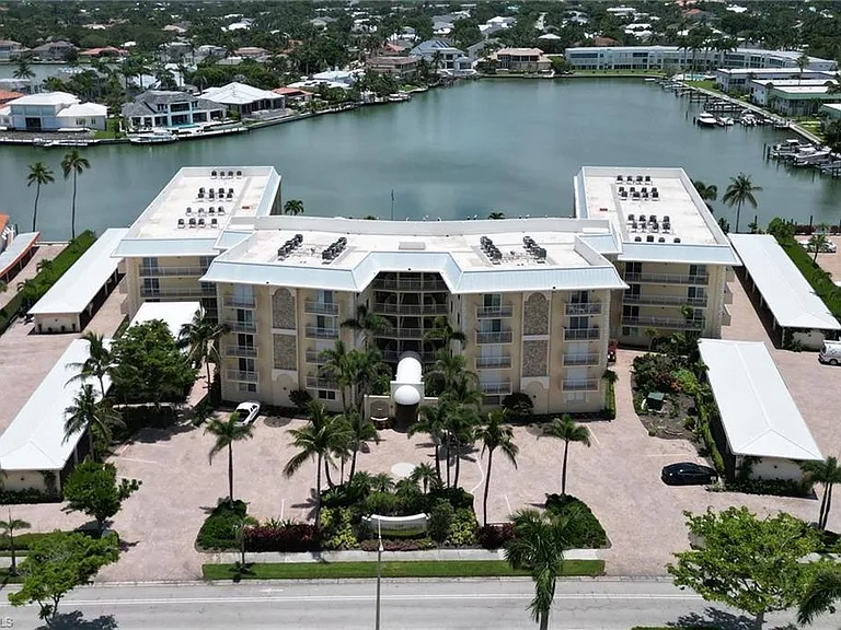 3000 Gulf Shore Blvd N #213 — Photo 34