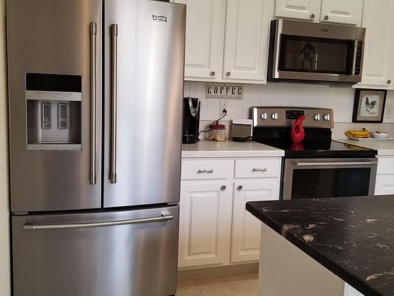 5th image of 8611 Villanova Dr #1202