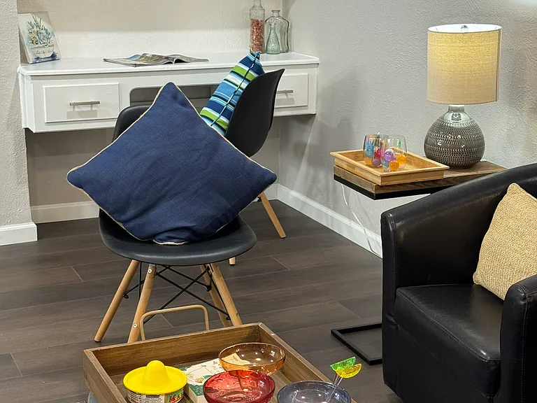 4512 Amesbury Dr — Photo 10