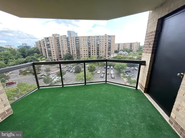 8380 Greensboro Dr APT 723, Mc Lean, VA 22102