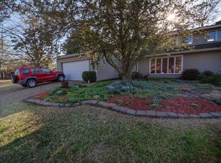 3455 N Greenbriar Dr, Fayetteville, AR 72703