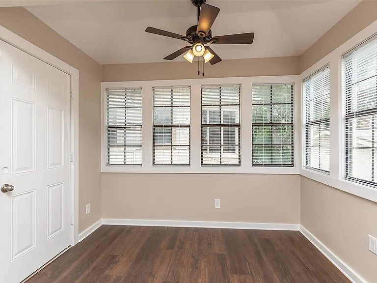 1611 Oakdale St — Photo 23