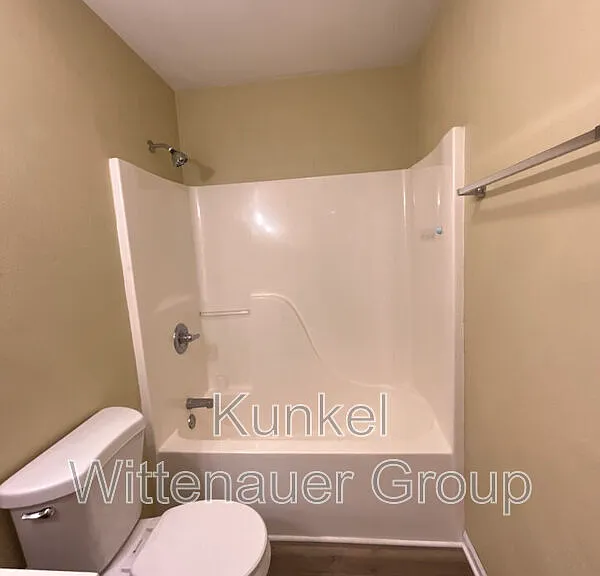 504 Draco Dr — Photo 22