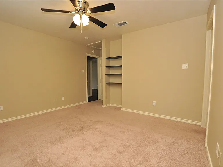 2323 Trace Mdws — Photo 11
