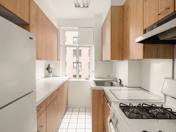 5 Riverside Drive image 6 of 11