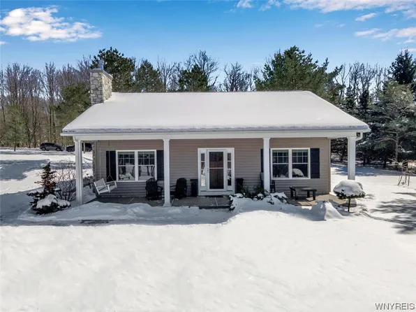 10049 McLaughlin Rd, West Valley, NY 14171