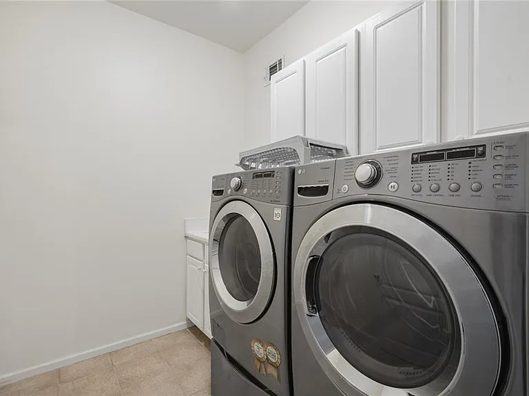 2603 Oglethorpe Cir — Photo 45