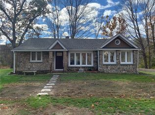 102 Jackson Flat Rd, Scituate, RI 02831