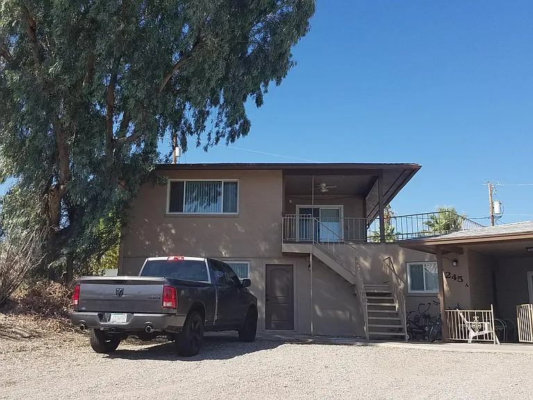 245 Geronimo Ln N — Photo 1