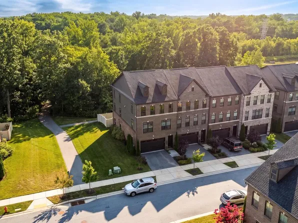 6313 Falconwood St, Middle River, MD 21220