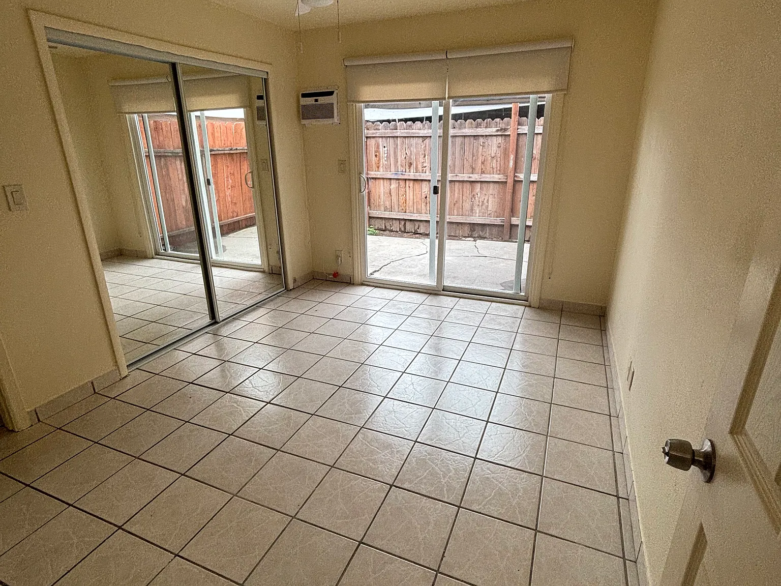 3 bed, 1000 sqft, $2,900 — Photo 4