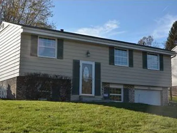420 Carolina Dr, Oakdale, PA 15071