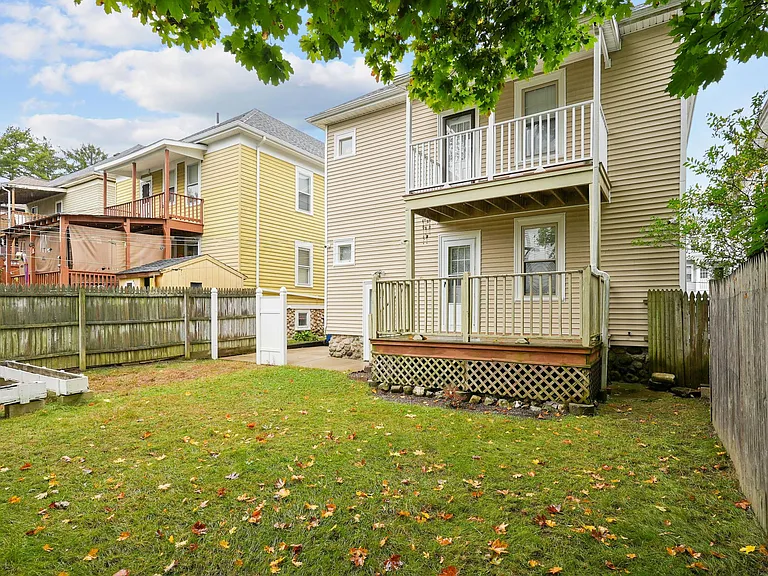164 Hadley St #1 — Photo 5