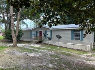 6601 Woodlake Ln, Ocean Springs, MS 39564