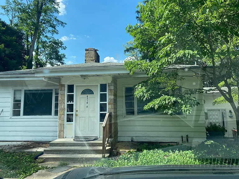 Pine St — Photo 17