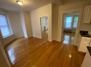 891 Massachusetts Ave APT 4, Cambridge, MA 02139