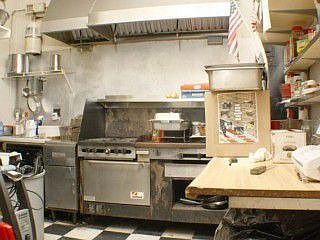 5th image of 502 Henderson Ave