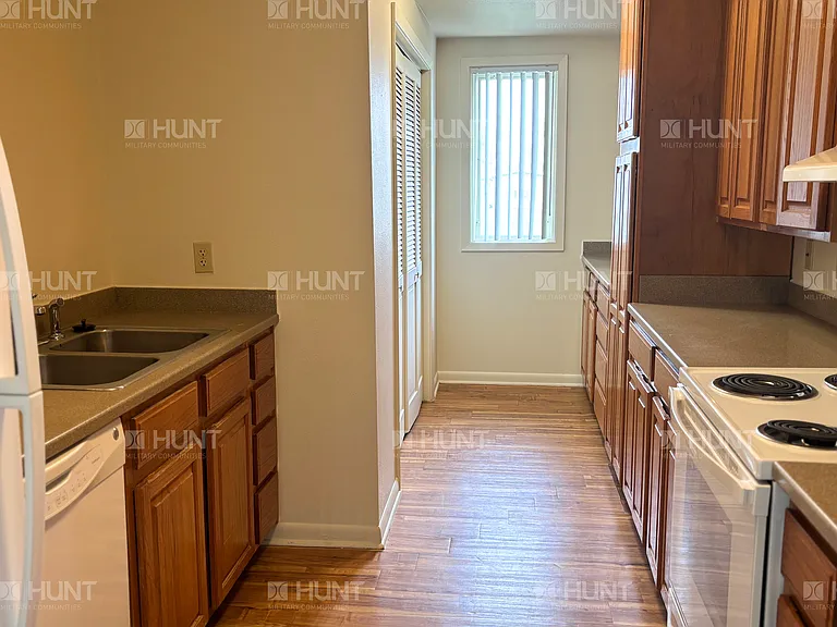 8 Van Buren Dr — Photo 5