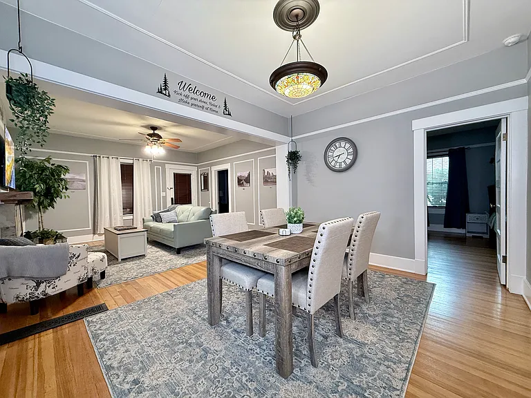 1326 E Platte Ave — Photo 3