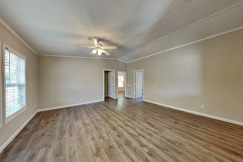 3 bed, 2.0 bath, 1120 sqft, $1,695 — Photo 4