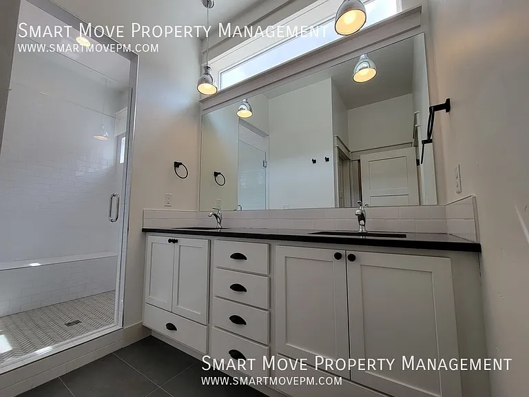 2463 N Ashgrove Ln — Photo 23