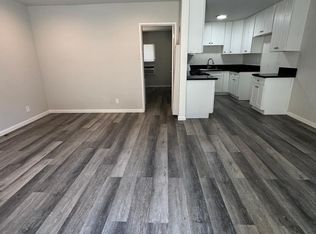 18552 Clark St #2, Tarzana, CA 91356