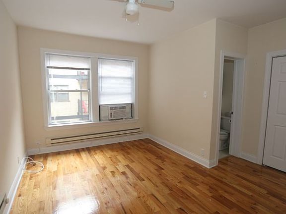 4th image of 511 W Melrose St APT 306