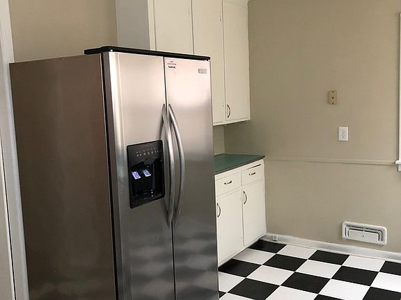 4th image of 103-105 Hampden Rd #103