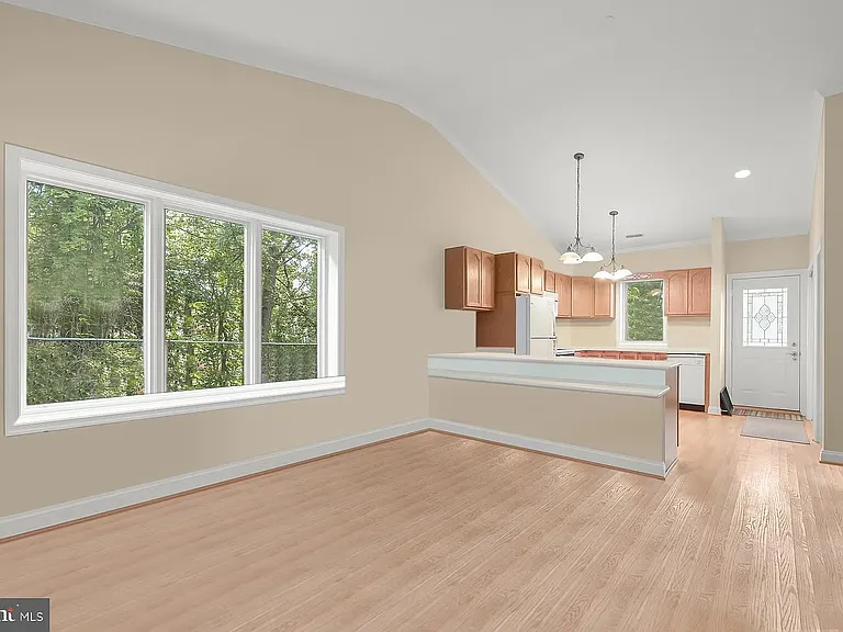 9029A Bronson Dr — Photo 2
