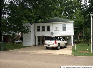 1096 Lloyd Rd, Tunica, MS 38676