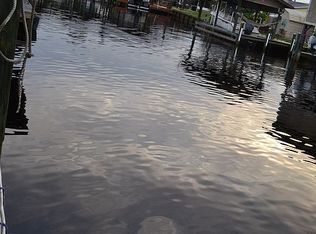 79 Carefree Dr, Welaka, FL 32193
