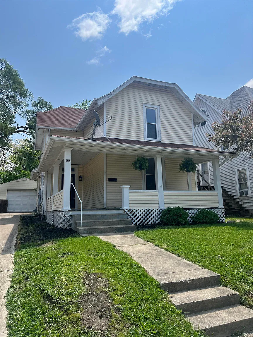 132 S 9th St photo 1