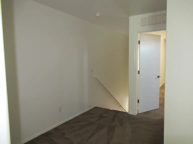 900 W Broadway Ave #49 — Photo 16