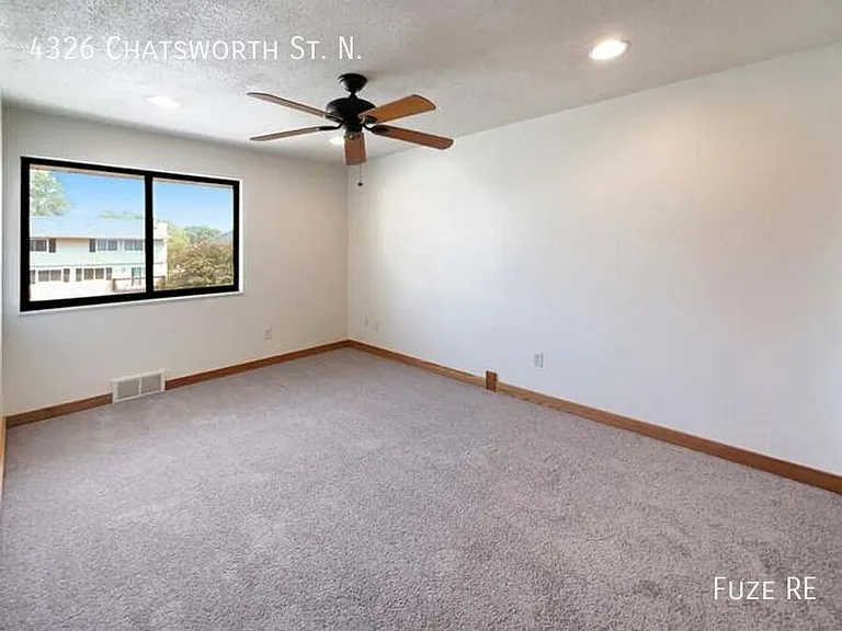 4326 Chatsworth St N — Photo 13