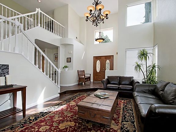 3rd image of 11713 Windcrest Ln