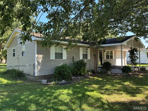 1704 Sidney St, Malden, MO 63863