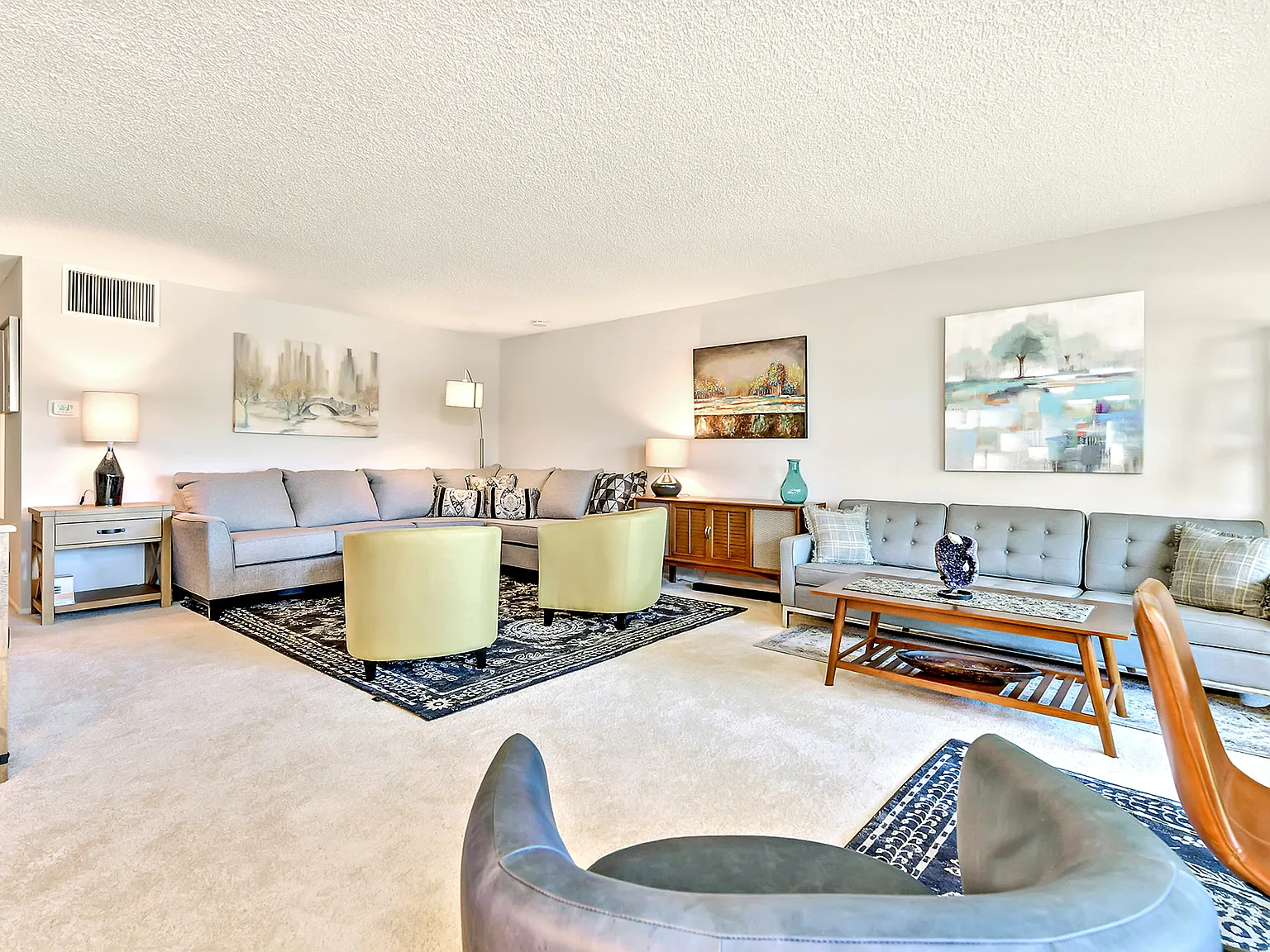 2 bed, 1180 sqft, $2,100 — Photo 4